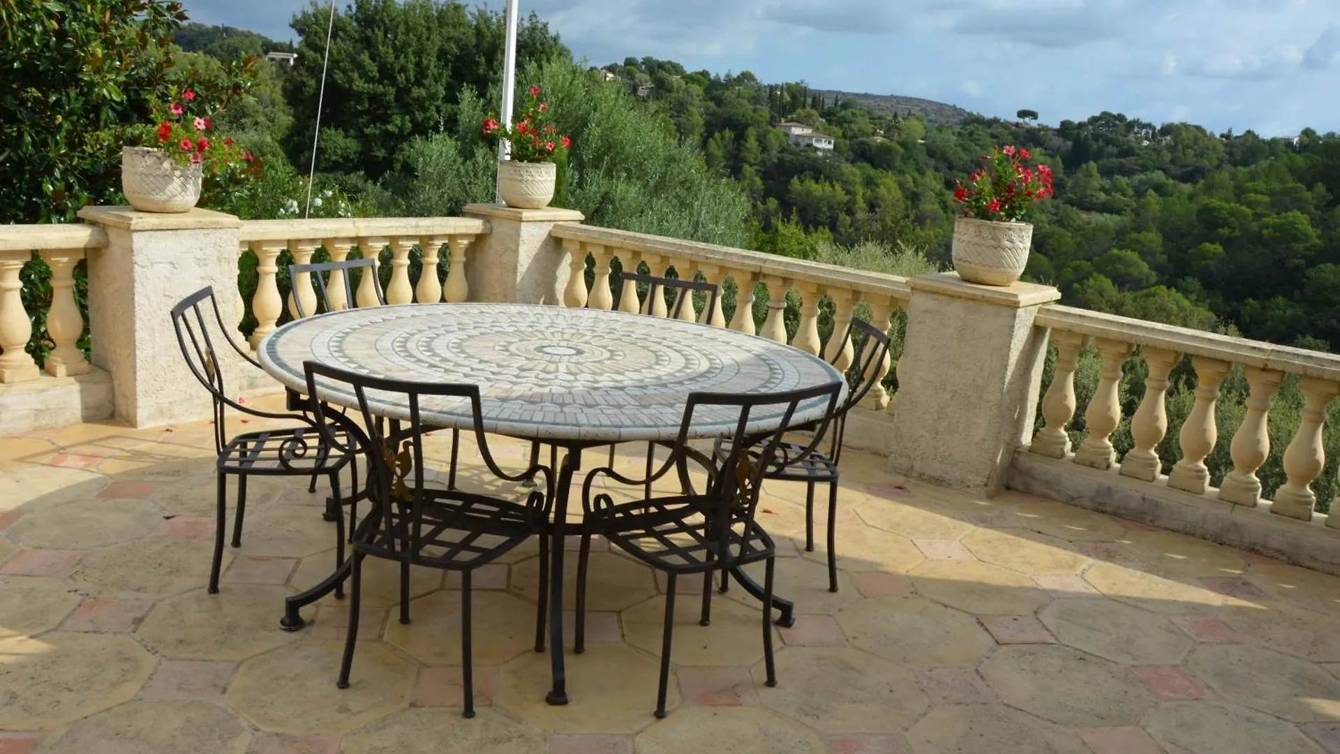 Grande Villa Proche Sophia Avec Magnifique Vue Mer Biot